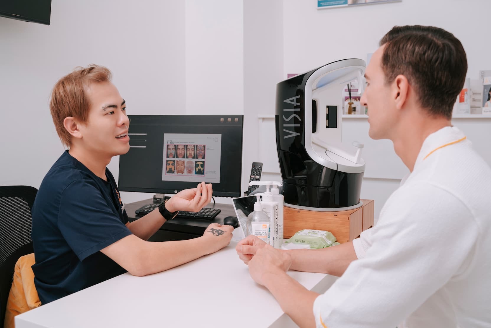 BalaBala Laser Clinc - Consultation photo with Visia Skin Analysis